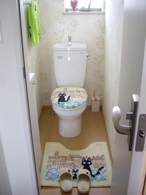 トイレ（１階と２階）を動画・写真で大公開
